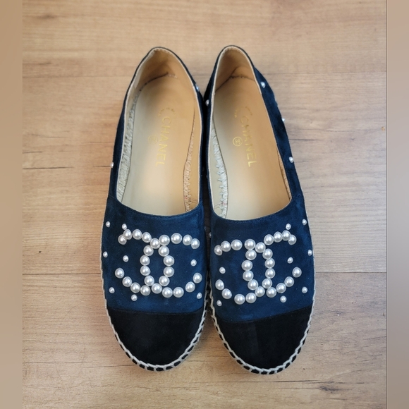 CHANEL Suede Pearl CC Espadrilles - Picture 6 of 16